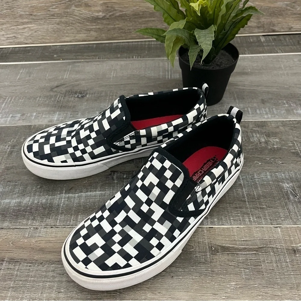 Sketchers Megacraft Black and White Sneaker Flats Size 4.5 - Picture 3 of 16